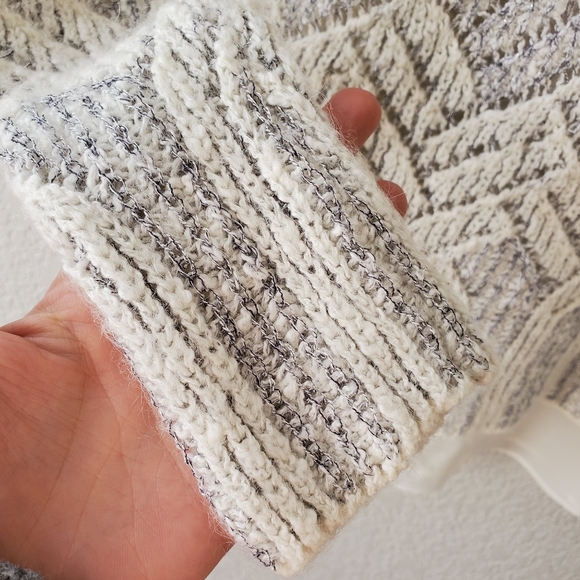 Lucky Brand grey white silver pointelle knit chiffon layered sweater - Picture 10 of 10